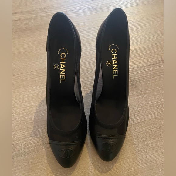 NIB Chanel heel black mesh and leathered cap toe 40c - Picture 3 of 7